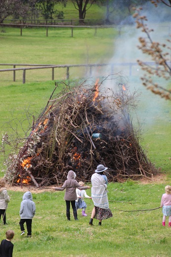 2016bonfire2.jpg